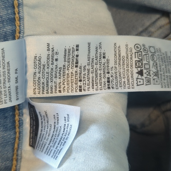 Like New Levi High Rise Bootcut - Picture 3 of 8